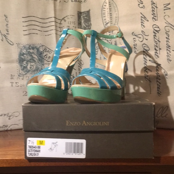 Never worn Enzo Angiolini sandal - Picture 5 of 5